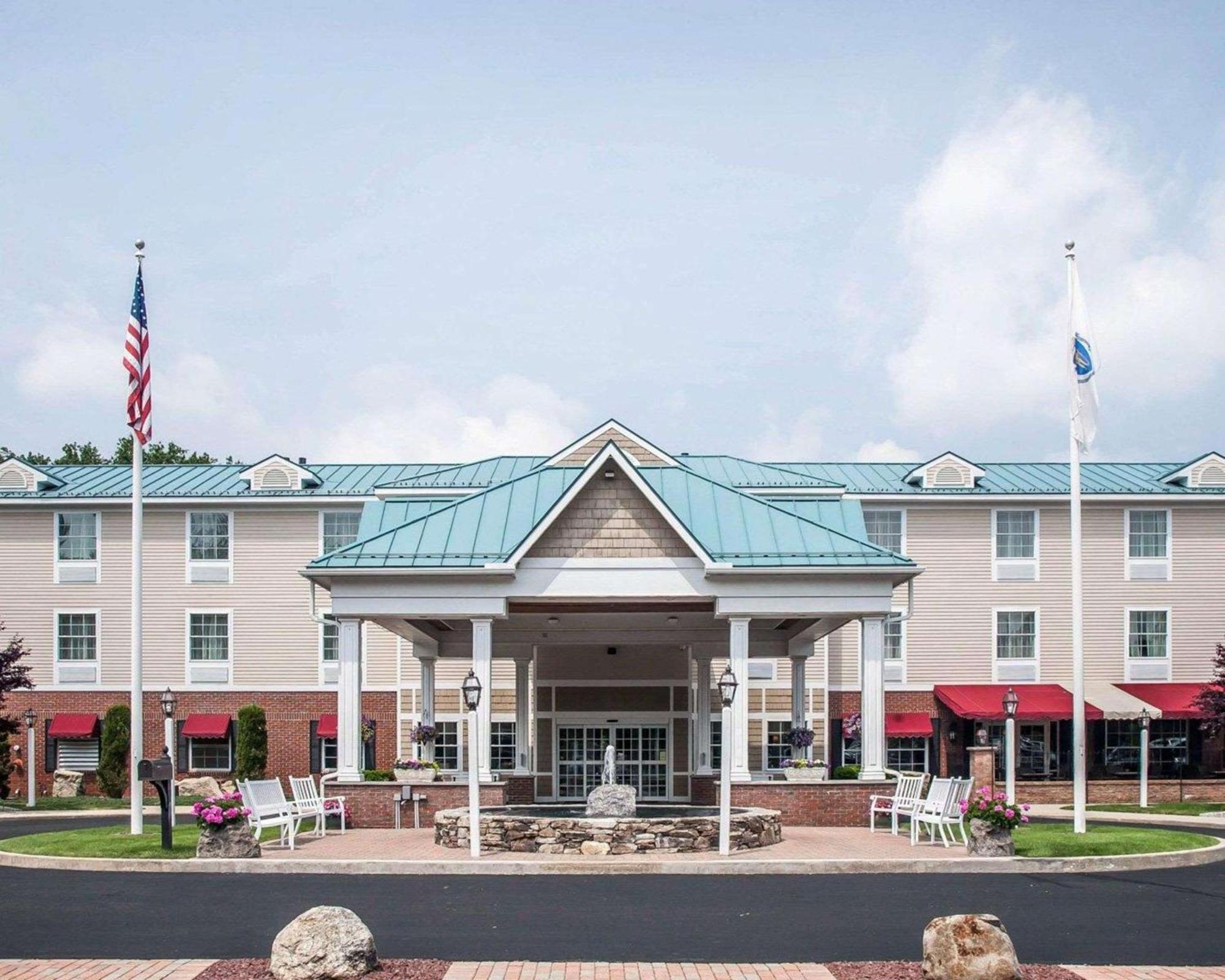 Comfort Inn&Suites Sturbridge-Brimfield Exterior foto